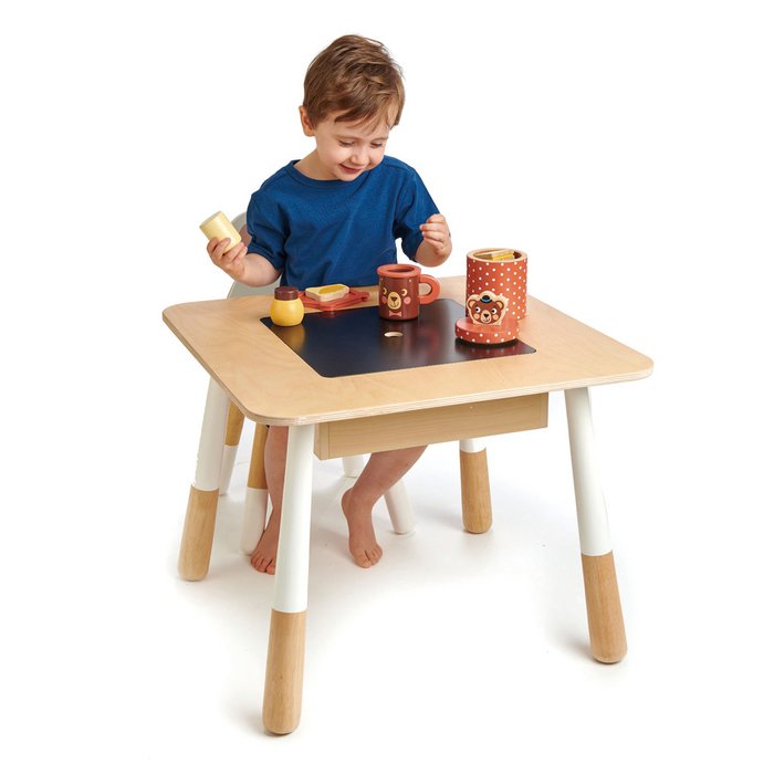 Forest Table – wooden play table with storage space