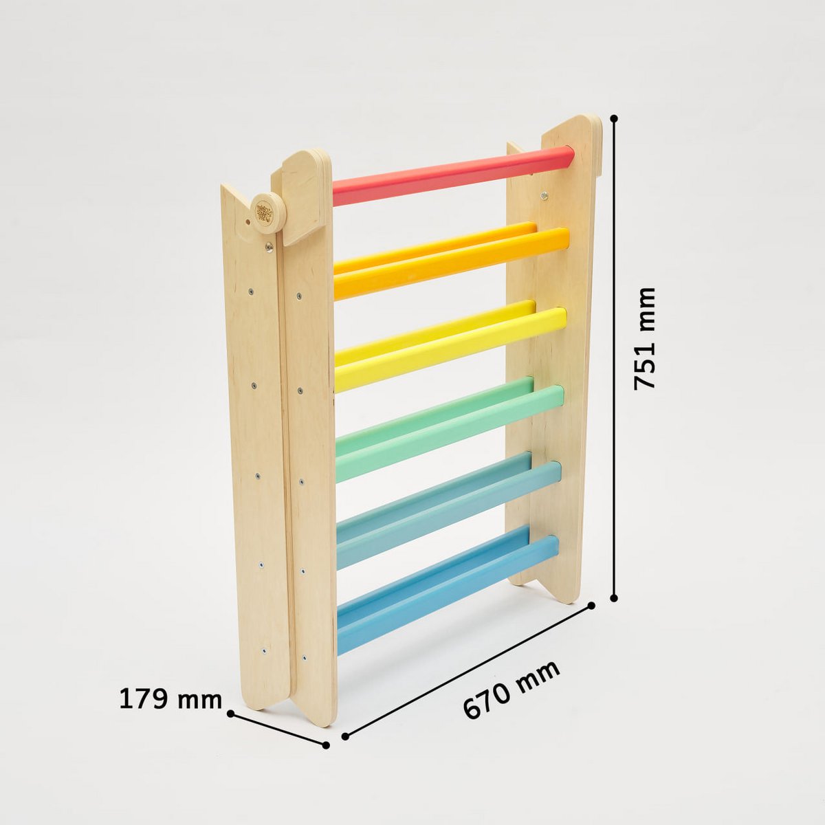 Houten Klimdriehoek met glijbaan – regenboogkleur
