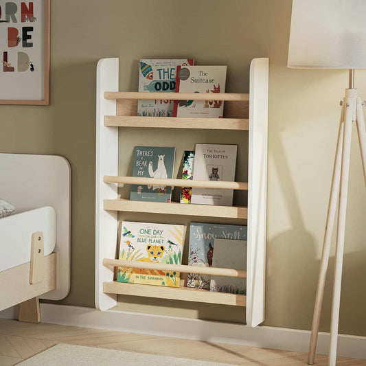 Kleine Lezers Wandrek – houten kinderboekenrek voor aan de muur